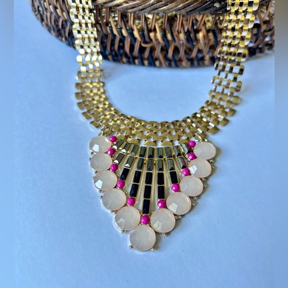Elegant Gold and Pink Statement Necklace